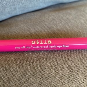 Stila Stay all Day Waterproof Liquid Eyeliner (paradise pink)
